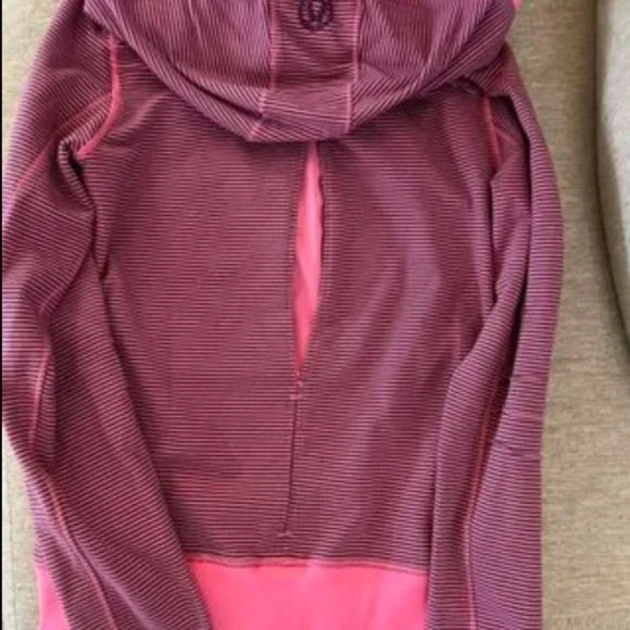 ** LULULEMON ATHLETICA ** Bliss Break Full Zip Hoodie, Size M- 8 - Like New - Picture 2 of 4